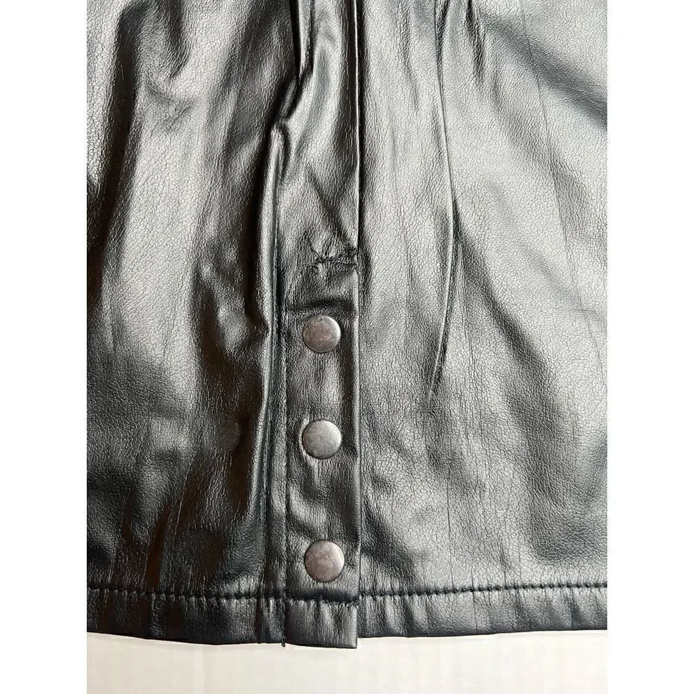 Vintage Extravaganza size 9/10 faux leather skirt